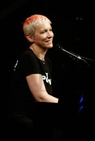 Annie Lennox Şarkı Liste 